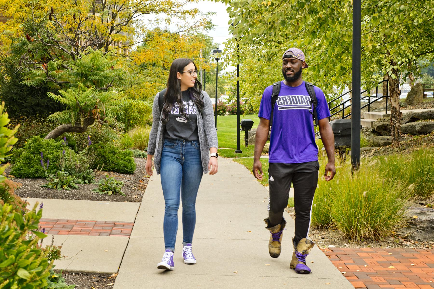 Mount Union students walking on campus